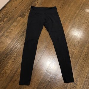 Lululemon Wunder Under full length pants.